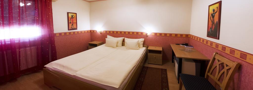 Arany Patko Panzio Hotel Debrecen Exterior photo