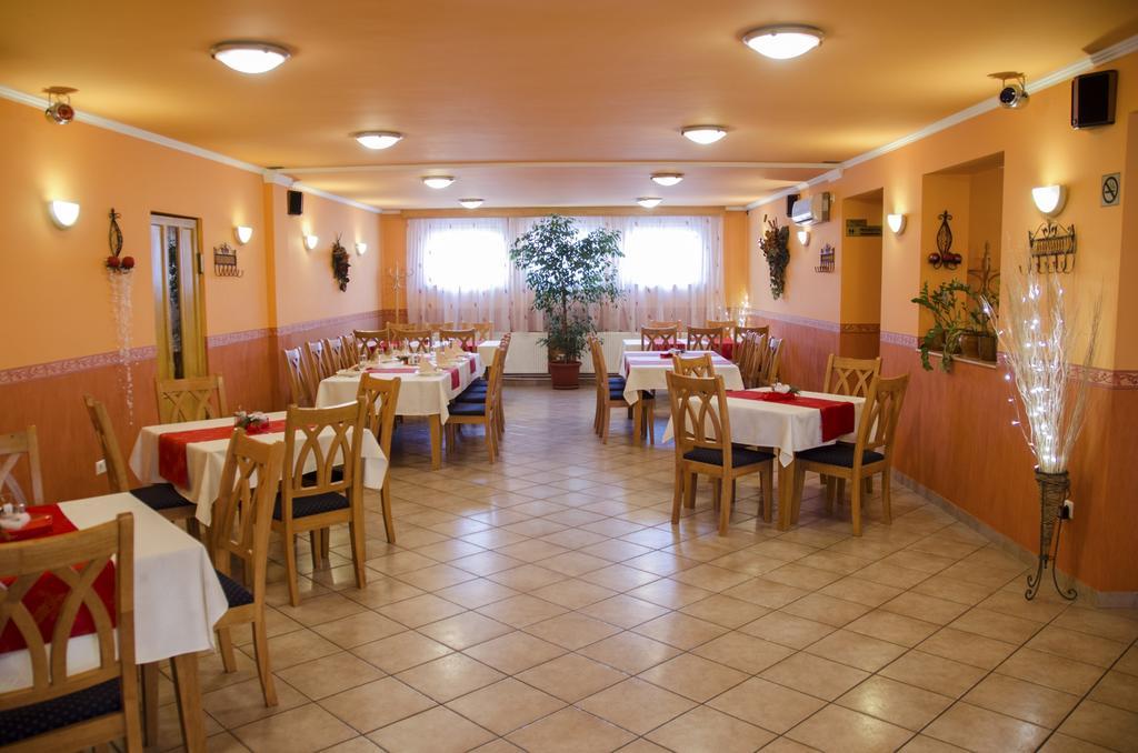 Arany Patko Panzio Hotel Debrecen Exterior photo
